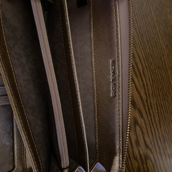 MK wristlet - Picture 3 of 6